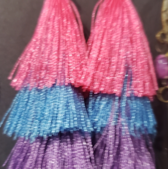 Earings - Picture 4 of 6